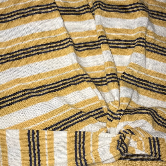 Crop top - Picture 3 of 3